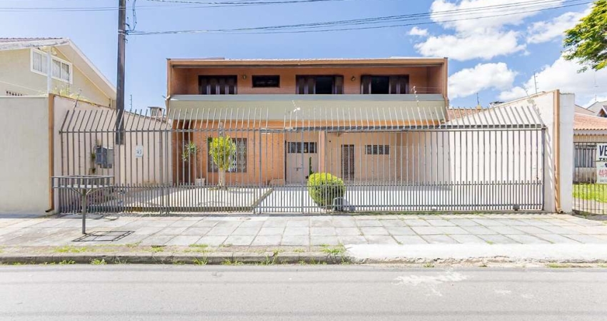 Sobrado para venda em Centro de 245.00m² com 4 Quartos, 1 Suite e 4 Garagens