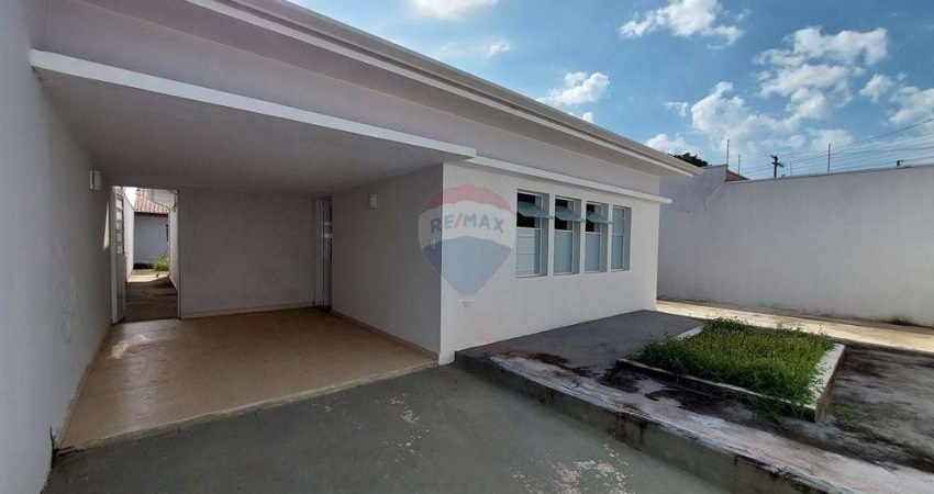 Casa para venda em Santa Cruz de 177.00m² com 3 Quartos, 1 Suite e 2 Garagens
