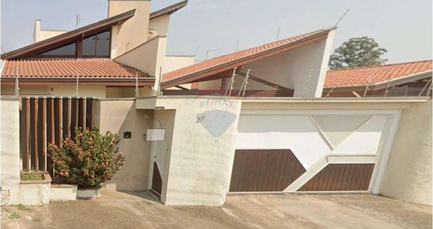 Casa para venda em Jardim Murayama de 225.90m² com 3 Quartos, 1 Suite e 2 Garagens