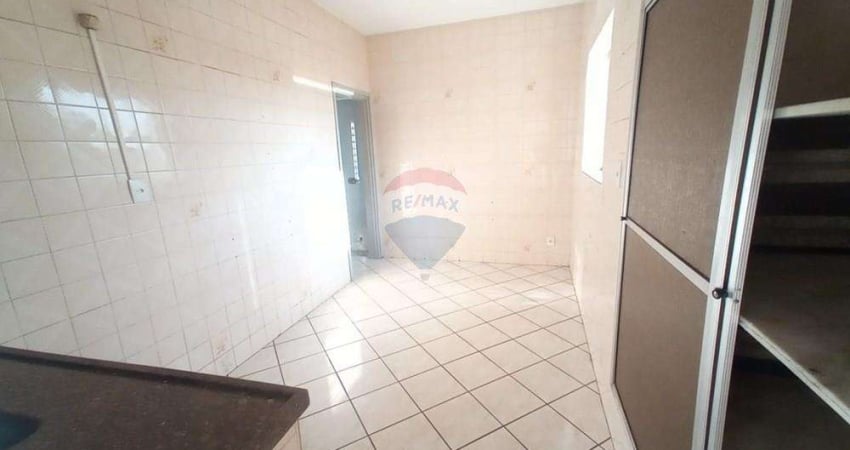 Casa para alugar em Centro de 75.00m² com 2 Quartos e 1 Garagem