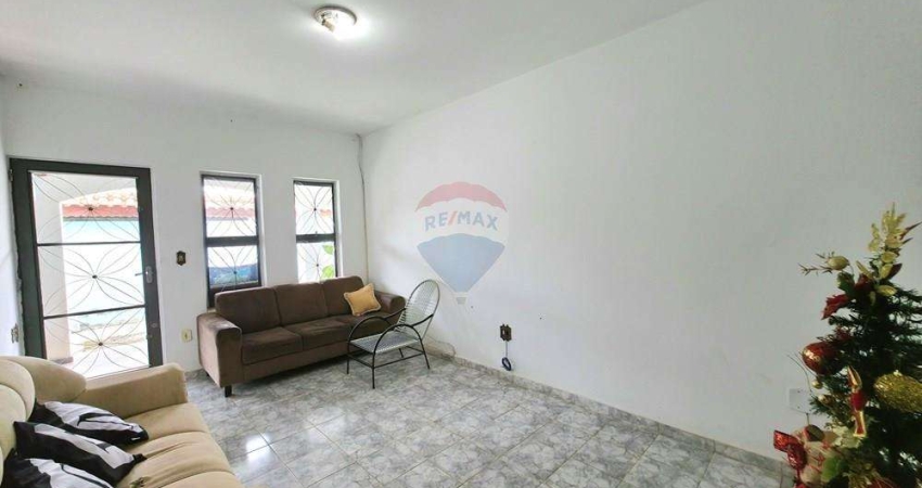 Casa para venda em Jardim Santo Antônio de 380.00m² com 3 Quartos, 1 Suite e 2 Garagens