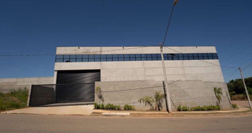Galpão / Depósito / Armazém para venda em Centro de 1000.00m² com 5 Garagens