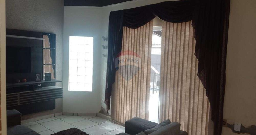 Casa para venda em Jardim Suécia de 160.00m² com 2 Quartos e 2 Garagens