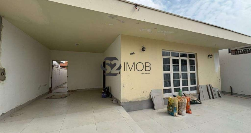 Casa para alugar em Jardim Santo Antônio de 180.00m² com 3 Quartos, 1 Suite e 2 Garagens