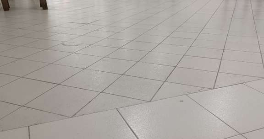 Galpão / Depósito / Armazém para alugar em Centro de 665.00m² com 2 Garagens