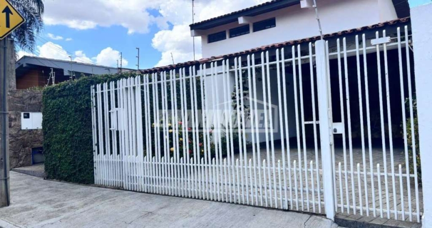 Imóvel Comercial para alugar em Jardim Paulistano de 216.00m² com 4 Quartos, 1 Suite e 2 Garagens