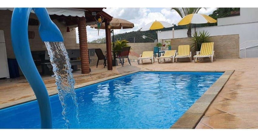Casa para venda em Jardim Nova Lindóia de 190.00m² com 3 Quartos, 1 Suite e 6 Garagens