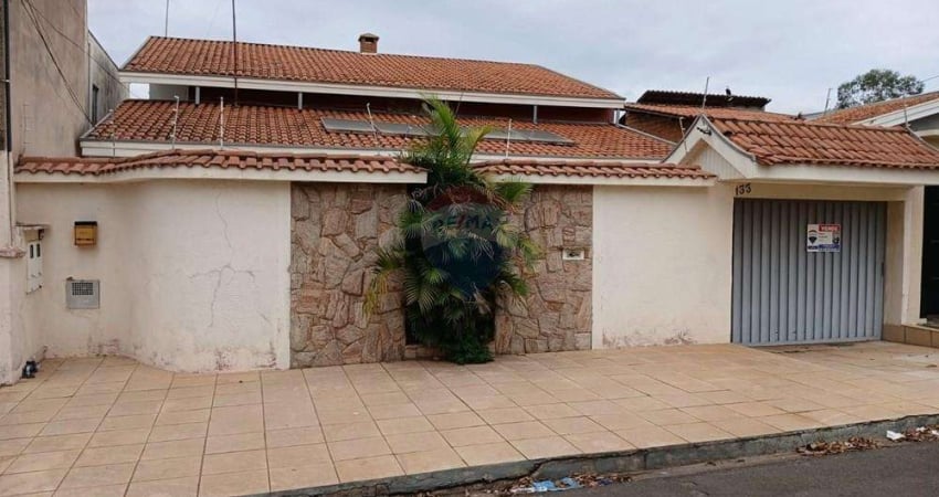 Casa para alugar em Jardim Serra Dourada de 260.00m² com 3 Quartos, 1 Suite e 6 Garagens