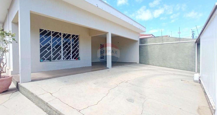 Casa para venda em Jardim Novo I de 171.74m² com 3 Quartos e 4 Garagens