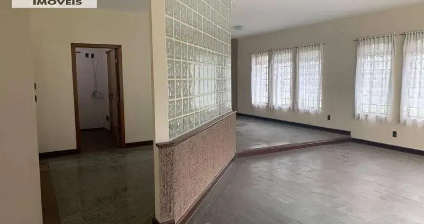 Sobrado para venda em Jardim Santa Carolina de 470.00m² com 4 Quartos, 2 Suites e 5 Garagens
