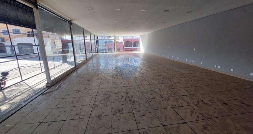 Imóvel Comercial para alugar em Vila Santana de 750.00m² com 3 Garagens