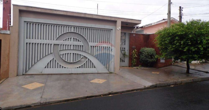Casa para venda em Jardim Murilo de 165.00m² com 3 Quartos, 2 Suites e 2 Garagens