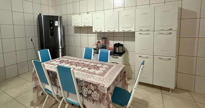 Casa para venda em Jardim Suécia de 80.00m² com 2 Quartos e 3 Garagens