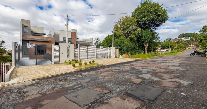 Sobrado para venda em Barreirinha de 167.00m² com 3 Quartos, 2 Suites e 2 Garagens
