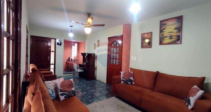 Casa para venda em Jardim Cristina de 135.00m² com 2 Quartos, 1 Suite e 2 Garagens