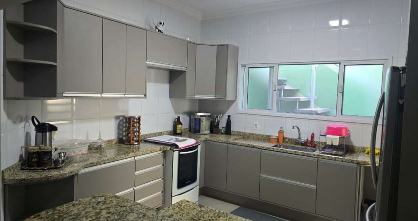 Casa para venda em Jardim Rosália Alcolea de 220.00m² com 3 Quartos, 1 Suite e 2 Garagens