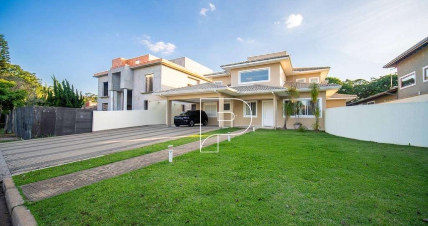 Casa de Condomínio para venda em Granja Viana de 400.00m² com 4 Quartos, 4 Suites e 9 Garagens