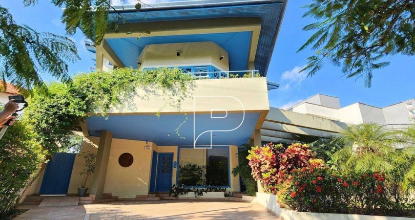 Casa de Condomínio para venda em Granja Viana de 556.00m² com 4 Quartos, 2 Suites e 6 Garagens