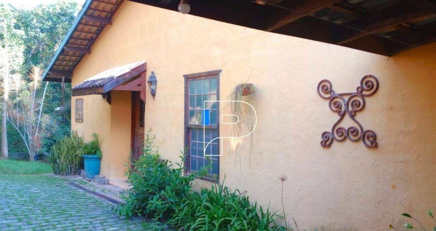 Casa de Condomínio para venda em Granja Viana de 170.00m² com 2 Quartos, 1 Suite e 4 Garagens