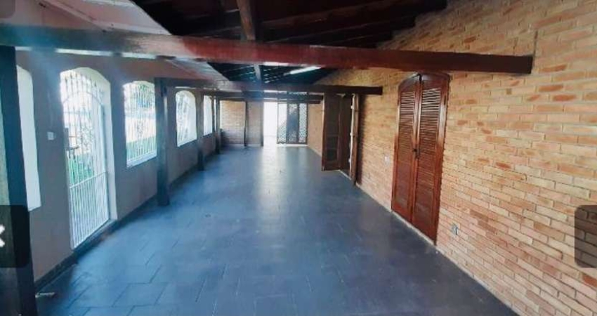 Casa para alugar em Parque Campolim de 357.00m² com 3 Quartos, 1 Suite e 6 Garagens