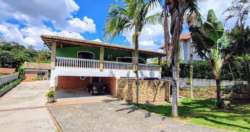 Casa de Condomínio para venda em Granja Viana de 650.00m² com 5 Quartos, 5 Suites e 8 Garagens
