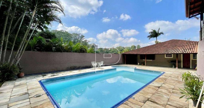Casa de Condomínio para venda em Granja Viana de 412.00m² com 4 Quartos, 3 Suites e 7 Garagens