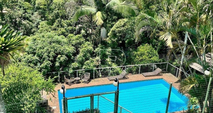 Casa de Condomínio para venda em Granja Viana de 500.00m² com 4 Quartos, 4 Suites e 3 Garagens