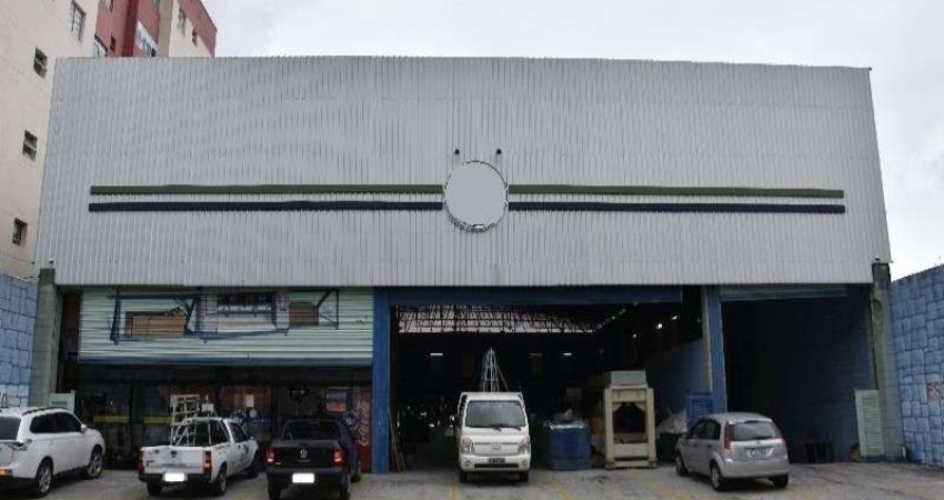 Galpão / Depósito / Armazém para venda em Km 18 de 1500.00m² com 14 Garagens