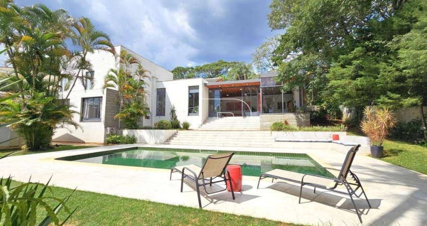 Casa de Condomínio para venda em Granja Viana de 700.00m² com 4 Quartos, 4 Suites e 8 Garagens