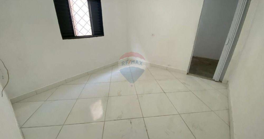 Casa para alugar em Jardim Capuava de 46.75m² com 1 Quarto e 2 Garagens