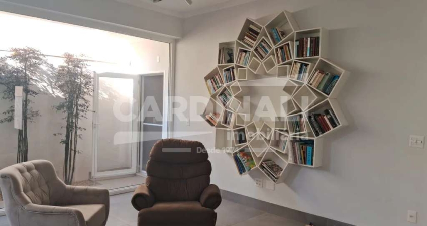 Casa de Condomínio para venda em Jardim Salto Grande de 220.00m² com 3 Quartos, 3 Suites e 2 Garagens