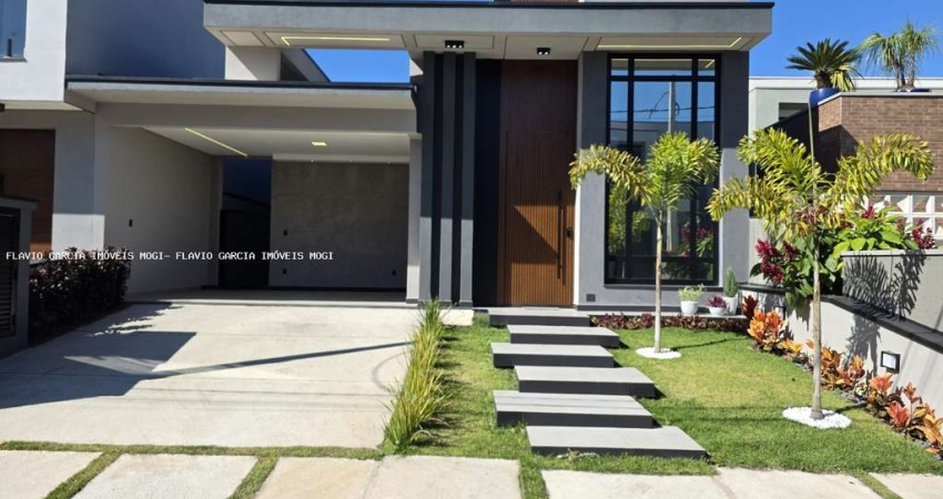 Sobrado para venda em Mogi Moderno de 250.00m² com 3 Quartos, 3 Suites e 4 Garagens