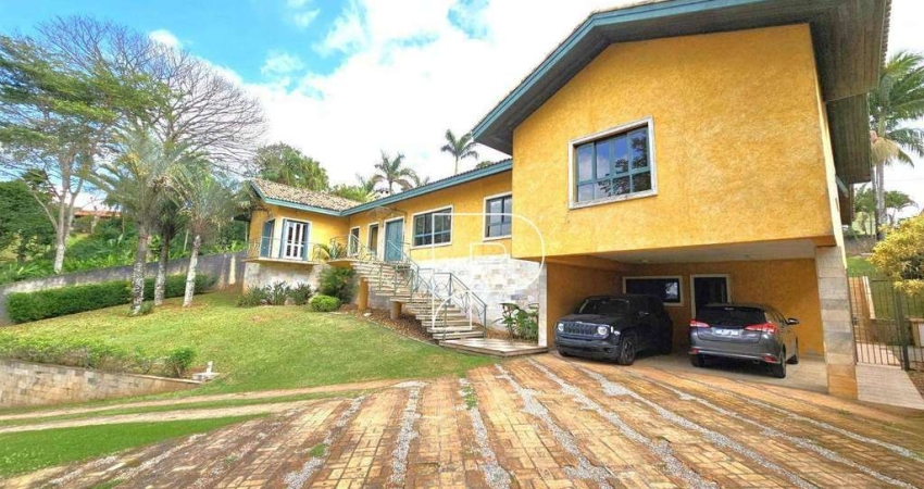Casa de Condomínio para venda em Granja Viana de 440.00m² com 3 Quartos, 1 Suite e 6 Garagens