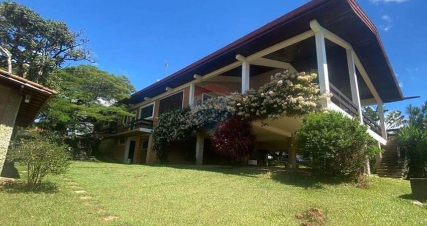 Casa para venda em Águas de Lindóia de 478.56m² com 4 Quartos, 2 Suites e 7 Garagens