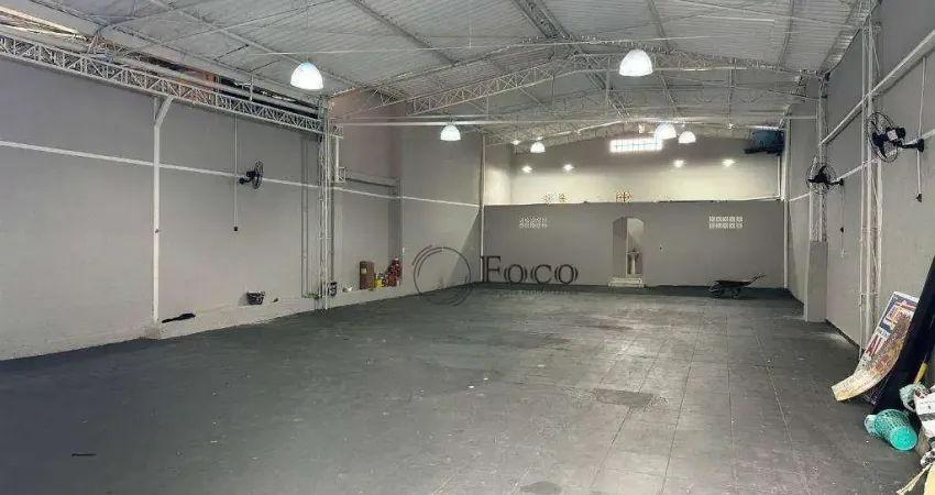 Galpão / Depósito / Armazém para alugar em Centro de 270.00m²