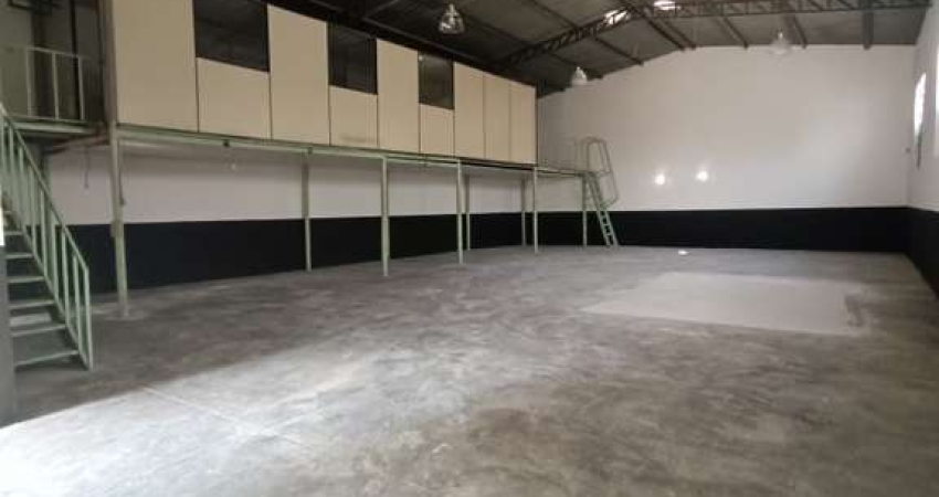 Galpão / Depósito / Armazém para alugar em Santa Sofia de 350.00m² com 4 Quartos, 1 Suite e 8 Garagens