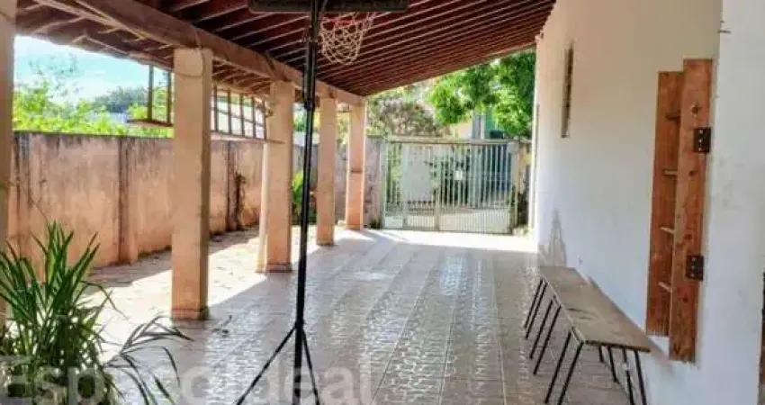 Casa para venda em Jardim Itamaraty de 253.00m² com 5 Quartos e 6 Garagens
