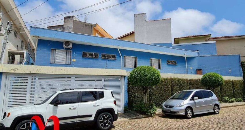 Sobrado para venda em Nova Petrópolis de 258.00m² com 3 Quartos, 3 Suites e 4 Garagens