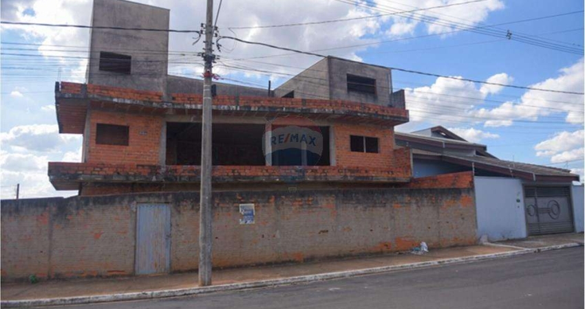 Casa para venda em Jardim Campos Verdes de 340.00m² com 4 Quartos, 2 Suites e 2 Garagens