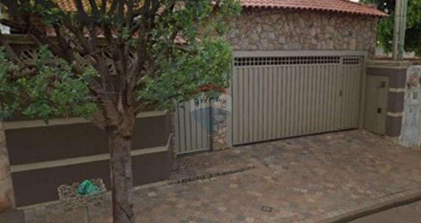Casa para venda em Jardinópolis de 172.00m² com 3 Quartos, 1 Suite e 2 Garagens