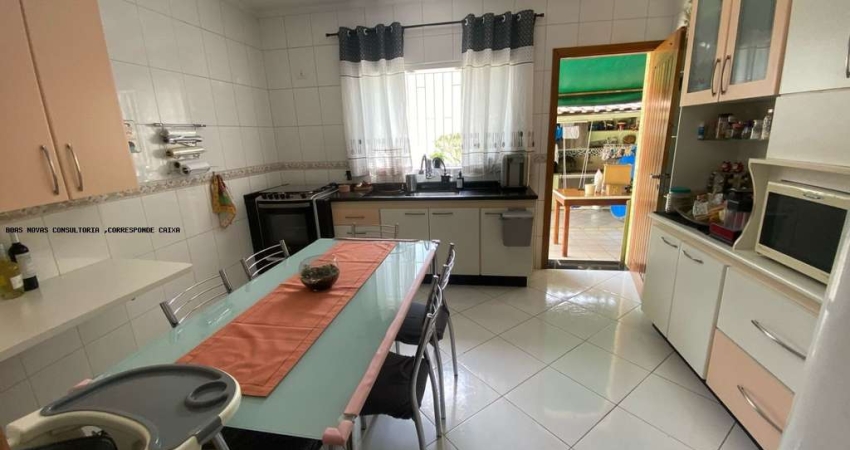 Sobrado para venda em Vila Rosália de 179.00m² com 3 Quartos, 3 Suites e 3 Garagens