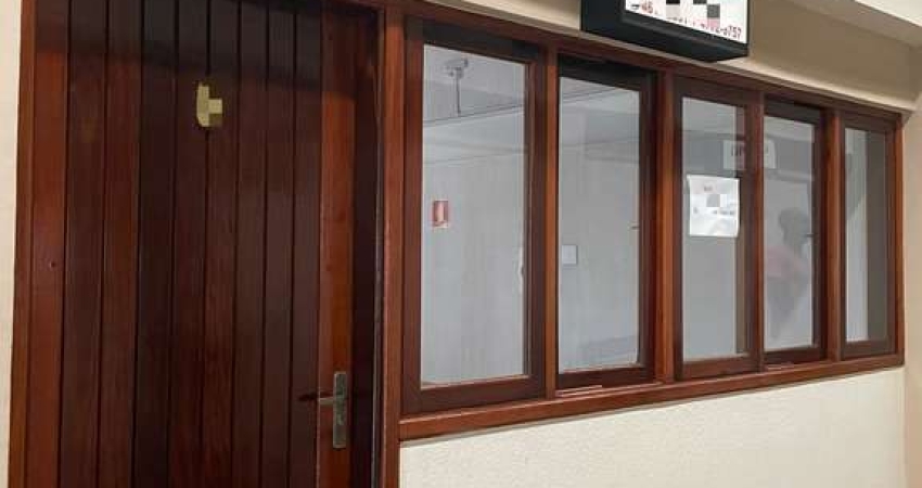Sala Comercial para alugar em Jardim São Vicente de 44.00m² com 1 Quarto e 1 Garagem