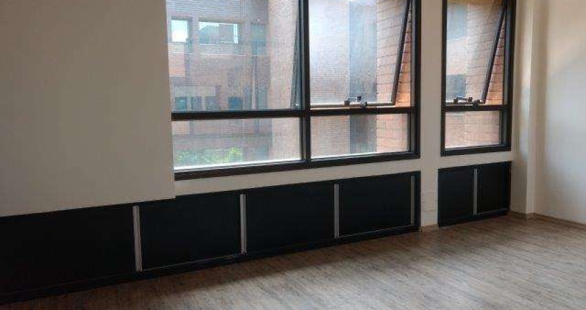 Sala Comercial para alugar em Jardim Lambreta de 66.00m² com 1 Quarto e 2 Garagens