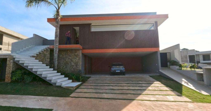 Casa para alugar em Paisagem Renoir de 342.00m² com 4 Quartos, 4 Suites e 3 Garagens