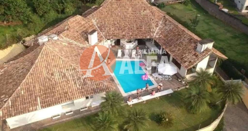 Casa para venda em Chácara Granja Velha de 578.00m² com 4 Quartos, 4 Suites e 10 Garagens