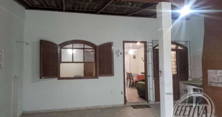 Casa para venda em Matinhos de 42.00m² com 2 Quartos e 2 Garagens