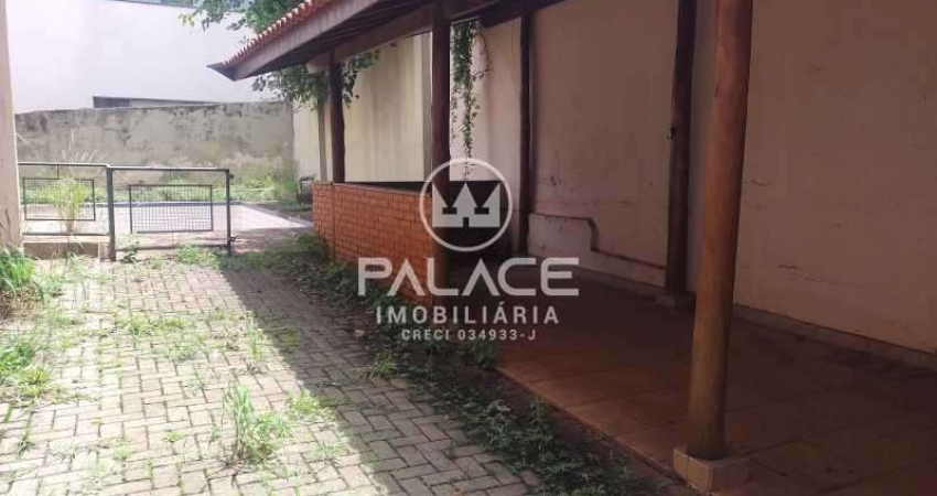 Casa para venda em Centro de 366.00m² com 3 Quartos e 4 Garagens