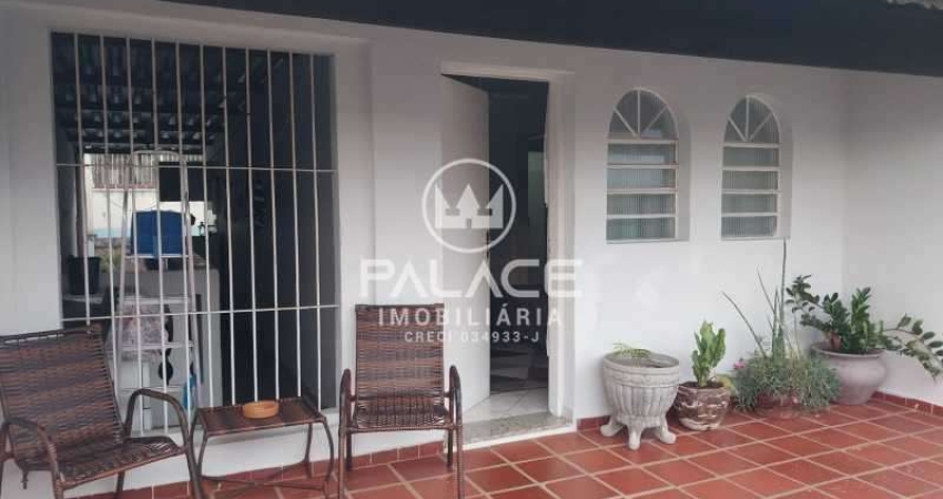 Casa para venda em Castelinho de 94.00m² com 2 Quartos e 3 Garagens