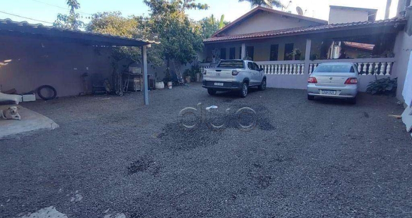 Casa para venda em Loteamento Santa Rosa de 215.00m² com 3 Quartos, 1 Suite e 6 Garagens