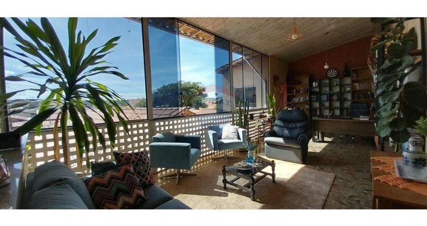 Casa para venda em Morada Do Rio de 258.00m² com 3 Quartos e 1 Suite